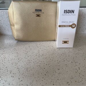 New ISDIN Mineral Facial Powder Brush w/ free cosmetic bag